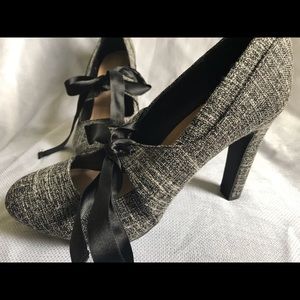 Lovely tweed pumps with ribbon ties